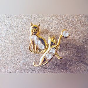 Gold cat sun catchers
